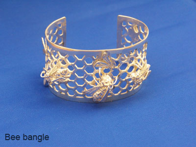 Bee bangle